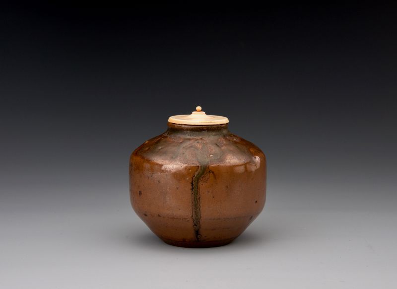 An antique cha-ire with unique glazing