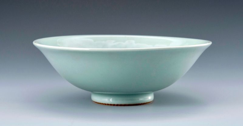 Fine Studio Porcelain Bowl with Decorative Relief by Suwa Sozan II