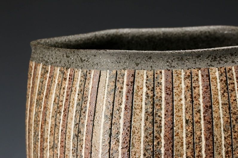 An Inlaid Clay Vase / Mizusashi by Nishida Shinya