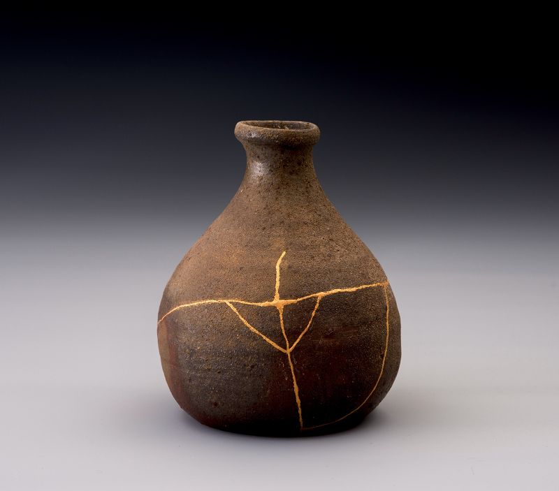 A Small Flower Vase with Gold Repairs by Takashi Nakazato