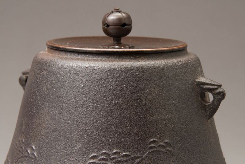 An Iron Chagama Crafted by Living National Treasure Takahashi Keiten