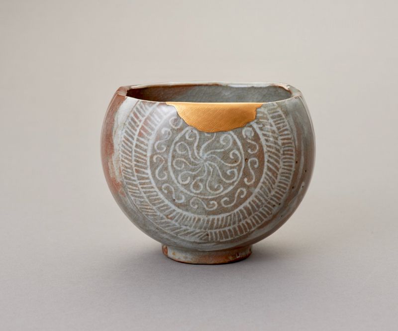 An Excavated Mishima Tea Bowl with Maki-e Gold Repair [Tokugawa Clan]