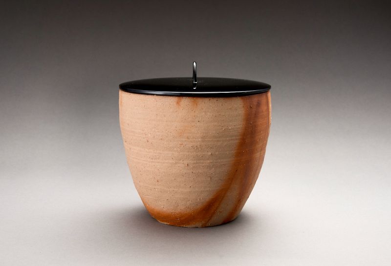 A Bizen Mizusashi for Tea Ceremony by Veteran Potter Mori Tōgaku