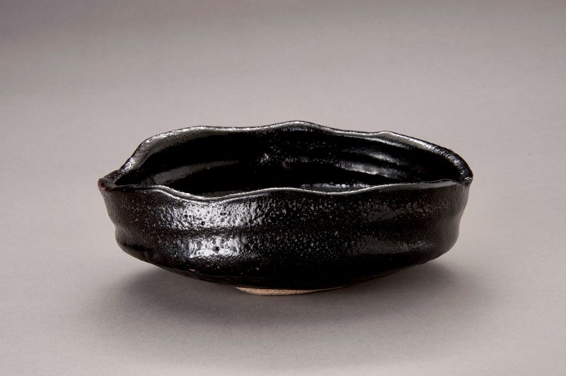 An Edo Period Seto-guro Mino Tea Bowl