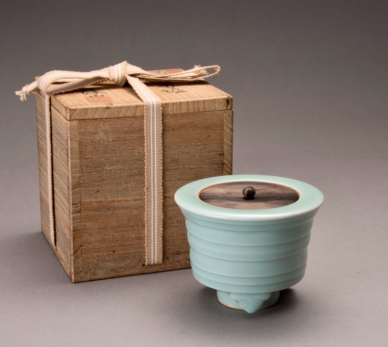 A Celadon Incense Burner by Imperial Court Artist Suwa Sozan