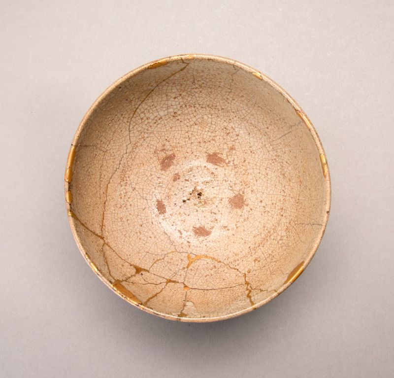 A Richo Era Kōrai Tea Bowl with Gold Repairs