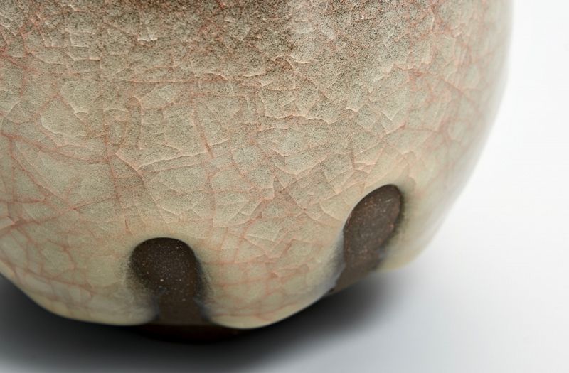 An Elegant Tea Bowl with “Rice Porcelain Glaze” by Kei Wakao