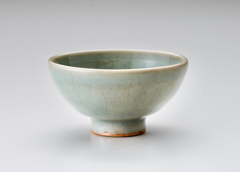 A Rare Meiji Period Celadon Shuhai by First Generation Suwa Sozan