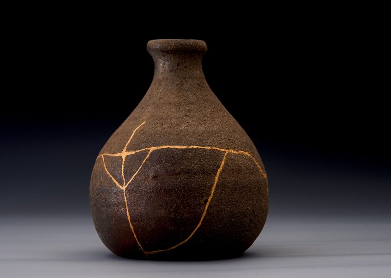 A Small Flower Vase with Gold Repairs by Takashi Nakazato