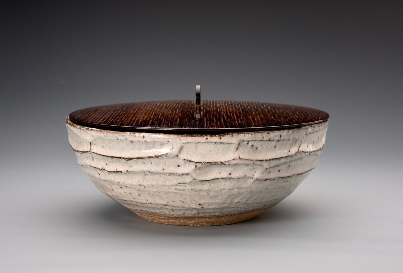 A unique Hagi mizusashi by Zenzo Hatano