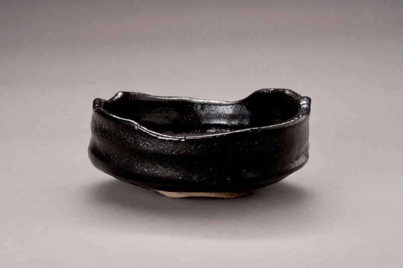 An Edo Period Seto-guro Mino Tea Bowl