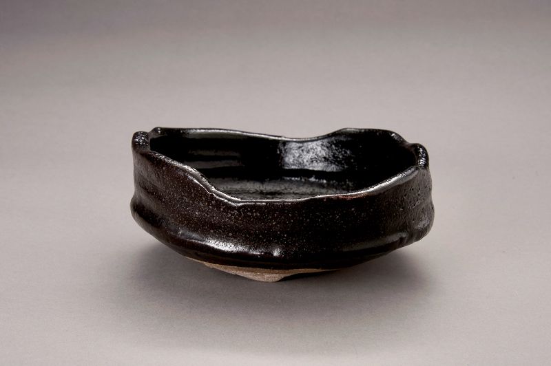 An Edo Period Seto-guro Mino Tea Bowl