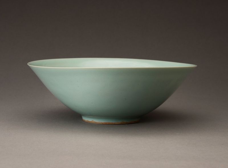 A Porcelain Bowl by Imperial Court Artist Suwa Sozan (1851-1922)