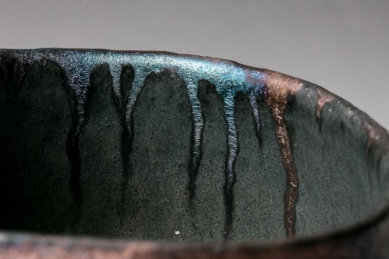 A Unique “Kuro-sabi” Tea Bowl by Suzuki Taku
