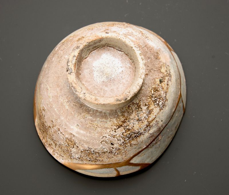 A Beautifully Repaired Edo Period Karatsu Kintsugi Chawan
