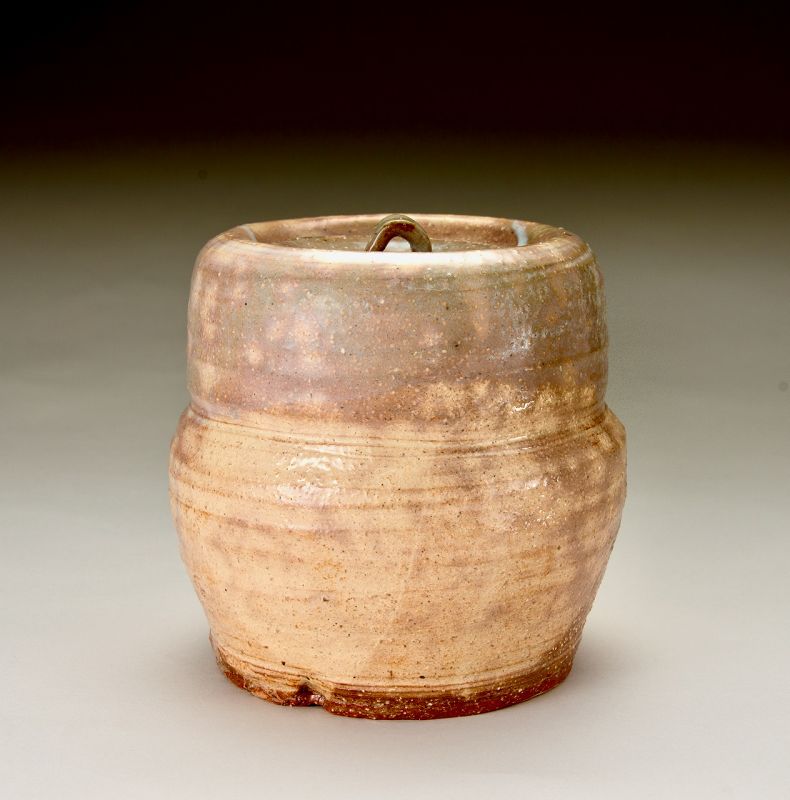 A Hagi Mizusashi by Tahara Tobei XII (Urasenke Tea Master Item)