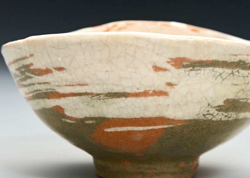 An Iconic Hakeme Tea Bowl by Raku XI (Keinyu)