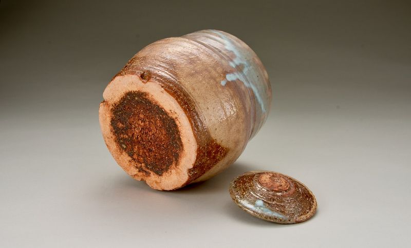 A Hagi Mizusashi by Tahara Tobei XII (Urasenke Tea Master Item)