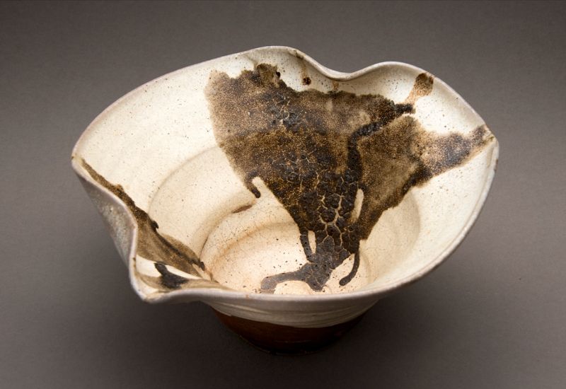 An Edo Period Takatori Kataguchi Bowl with Warabaiyū Glaze