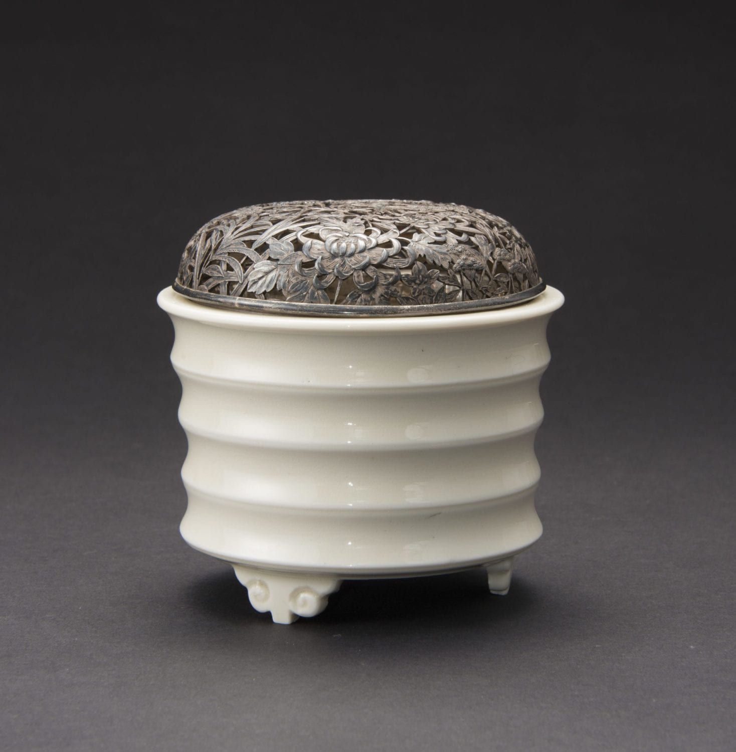 Porcelain Incense Burner by Miura Chikusen (1854 – 1915)