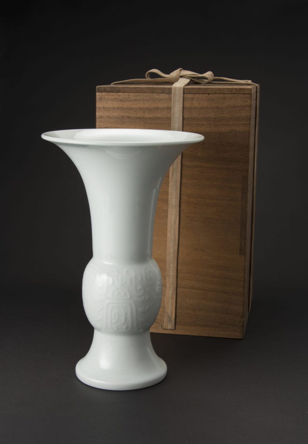 Porcelain Vase by Miura Chikusen (1854 – 1915)