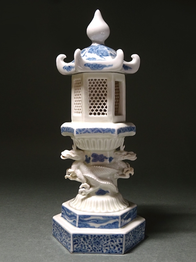 Late Edo Hirado Lantern with Serpentine Dragons