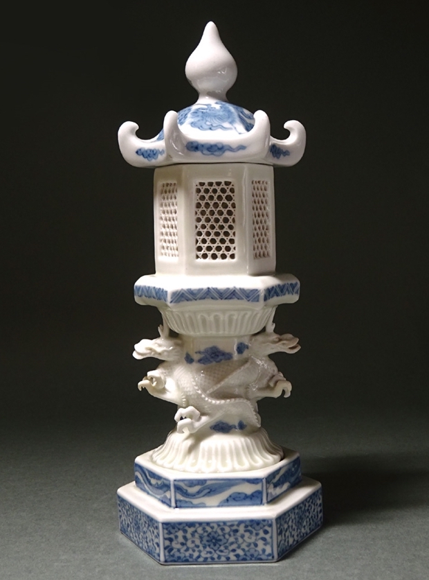 Late Edo Hirado Lantern with Serpentine Dragons