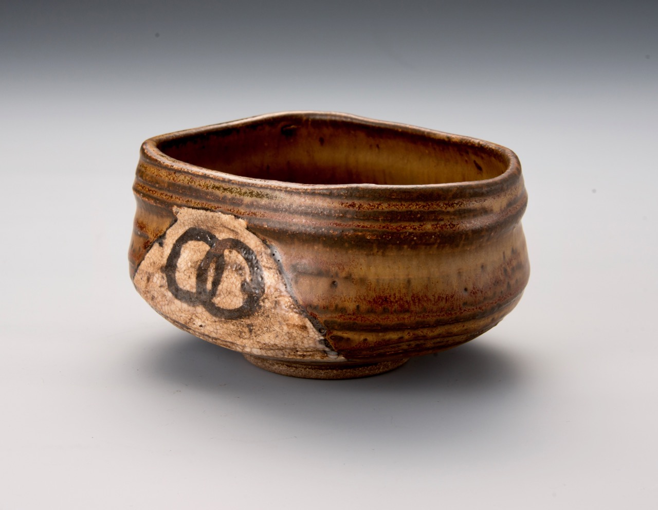 An Excellent Edo Period Oribe Tea Bowl with Poetic Name ‘Toma-bune’