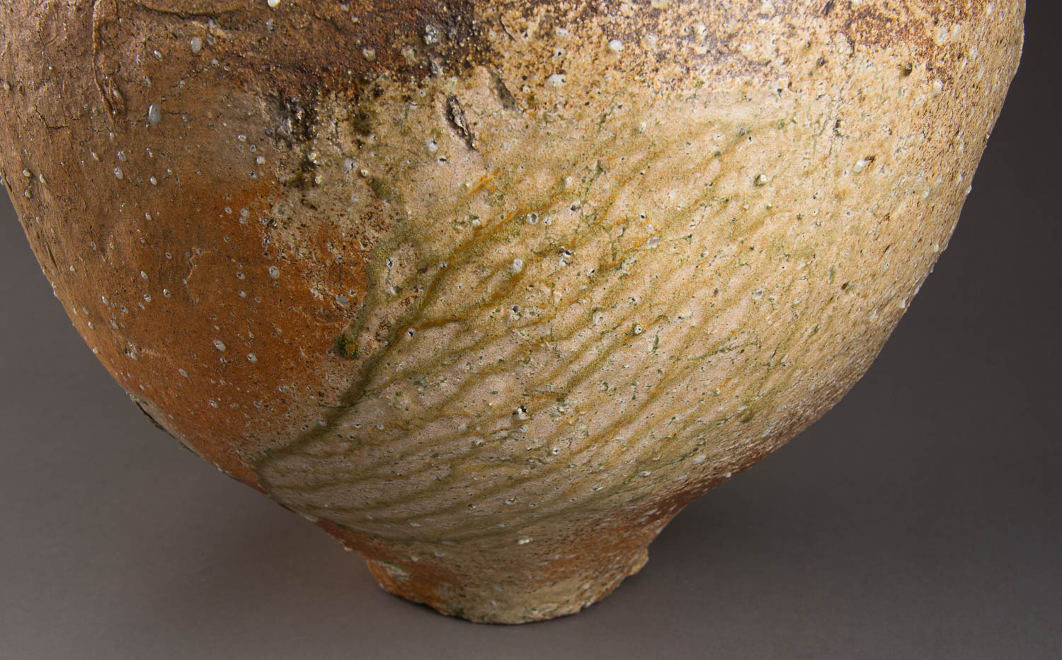 A Large Iga Tsubo by Master Ceramicist Tsujimura Shiro