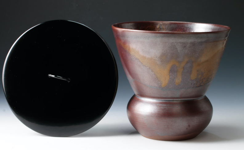 A Mizusashi by Hachizan Takatori XI
