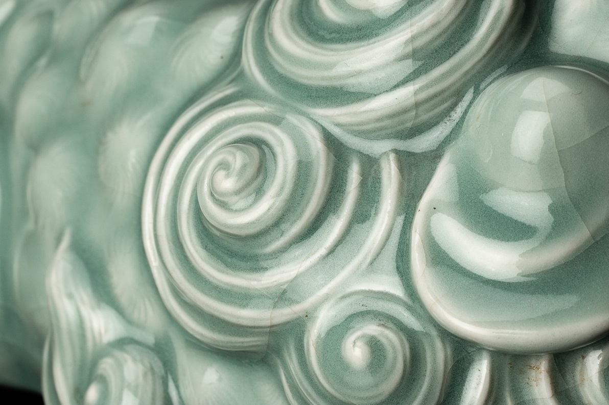 A Celadon Shishi Statue by first generation Miyagawa Kōzan (1842–1916)