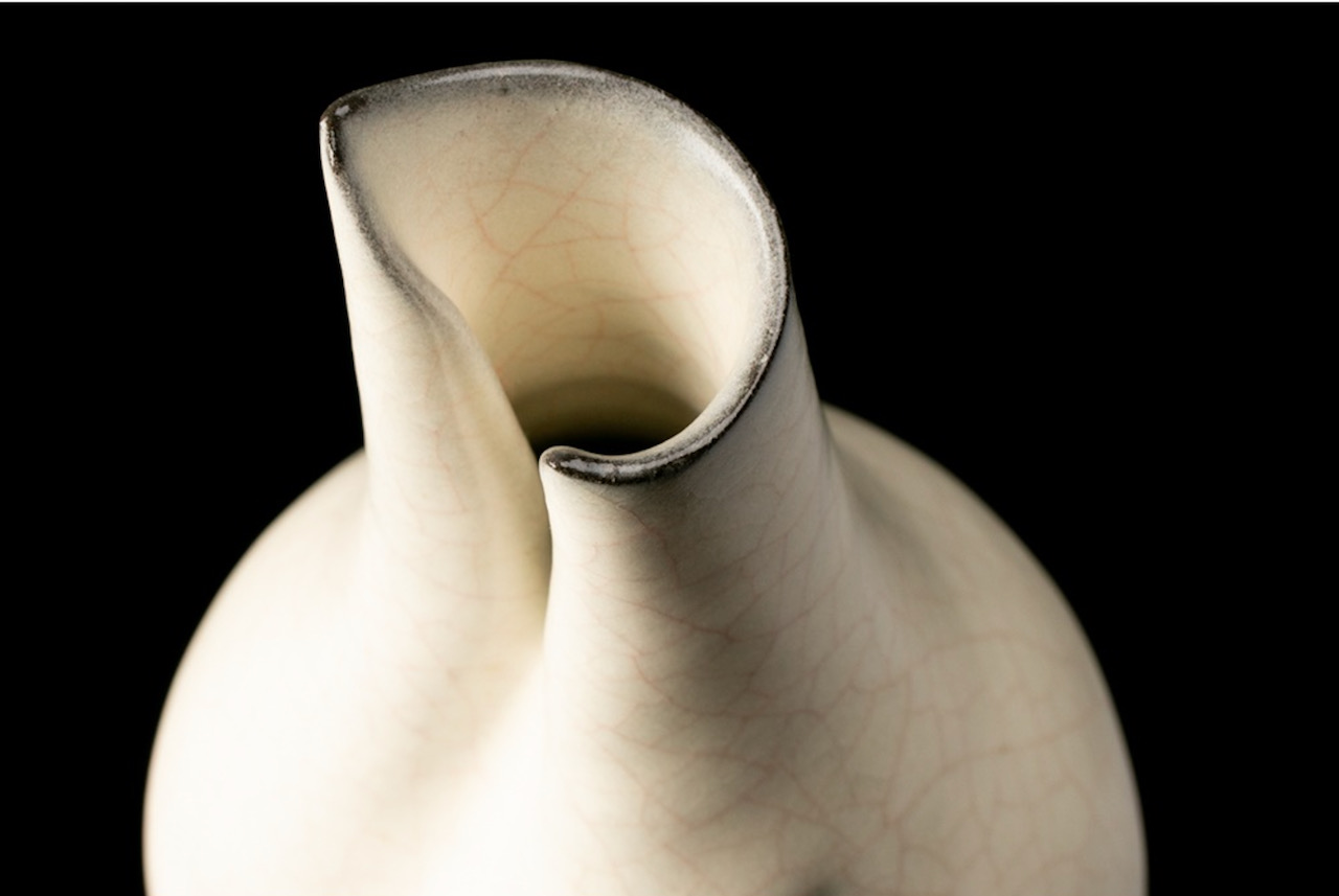 A Rice Porcelain Vase by Wakao Kei