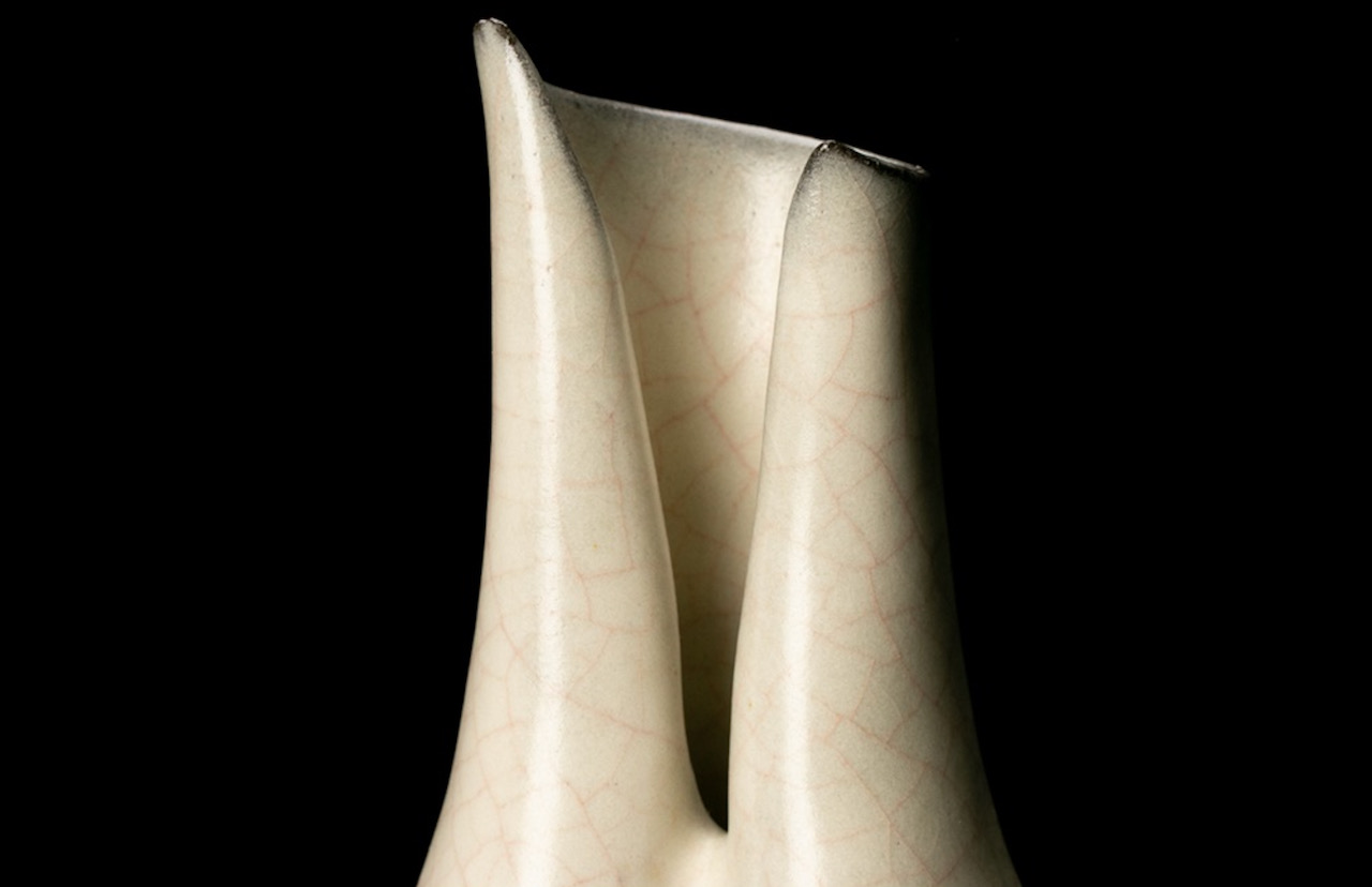 A Rice Porcelain Vase by Wakao Kei