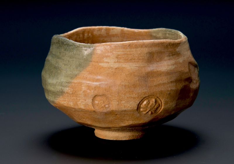A Red Raku Tea Bowl w/ Painted Chrysanthemum by Raku Konyu (12)