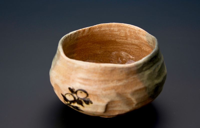 A Red Raku Tea Bowl w/ Painted Chrysanthemum by Raku Konyu (12)